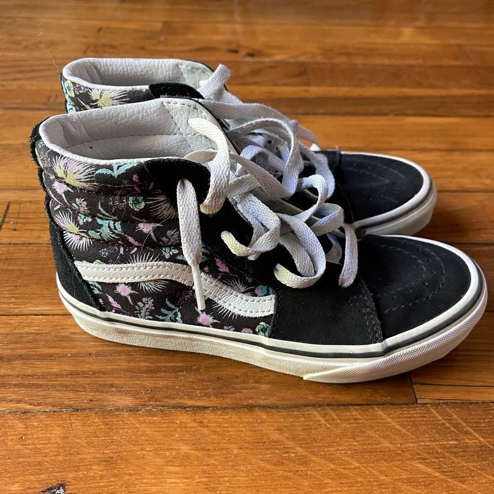 Youth size 2 high top paradise floral vans sk8 off the wall shoes